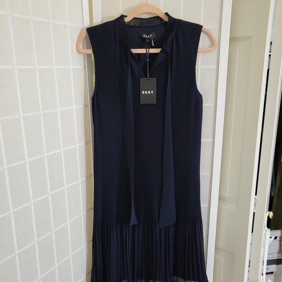 DKNY Navy Pleated Dress 6 New - Picture 2 of 8